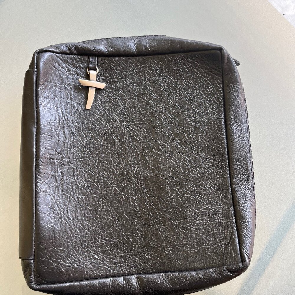 Crimson Truth  sz Lg Leather Bible Cover BlK _Unisex